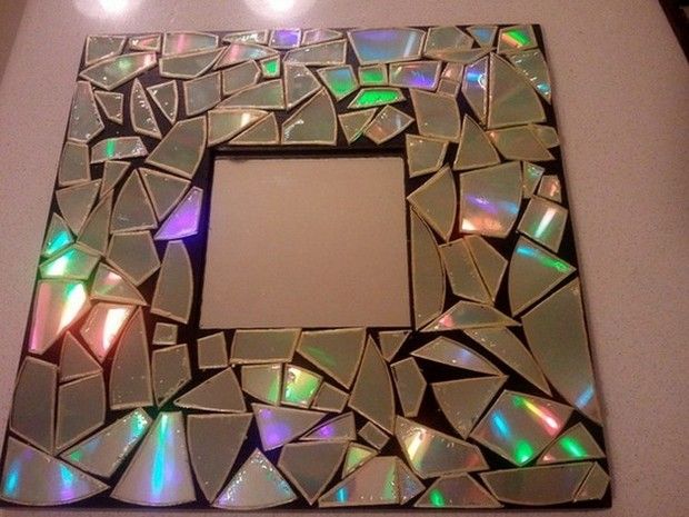 Moldura com mosaico de CDs