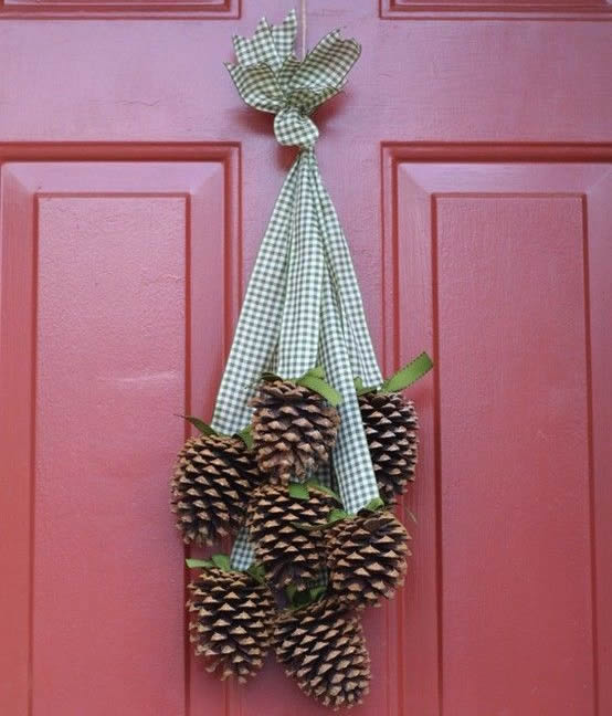pinhas-decorando-a-porta
